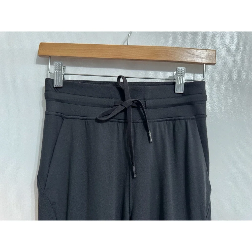 Lululemon Size 2 Pants Womens Black High Rise Crop Jogger Ready to Rulu